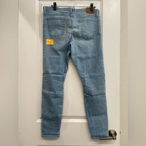 Lucky Brand Legend Jeans! Brooke Skinny. 10/30. Light Denim. Great Condition.
